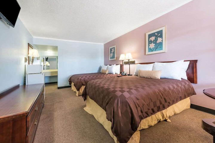 Room 7 of 35