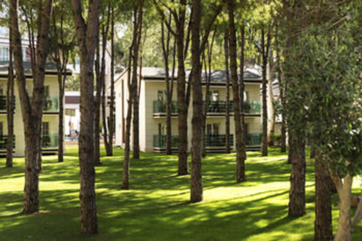 Hotel Exterior 19 of 62