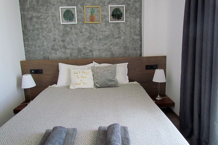Room 3 of 45