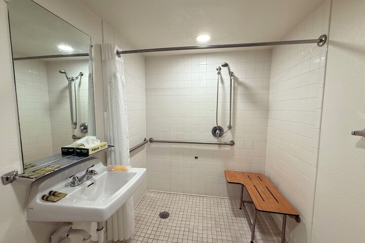 Room 15 of 24