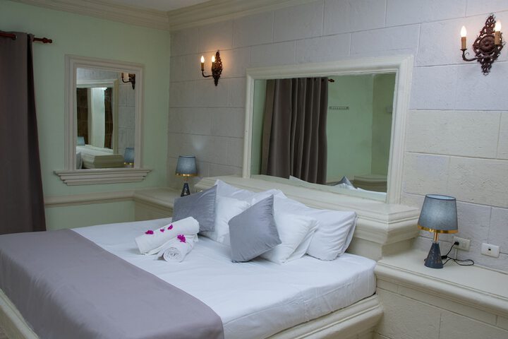 Room 6 of 20
