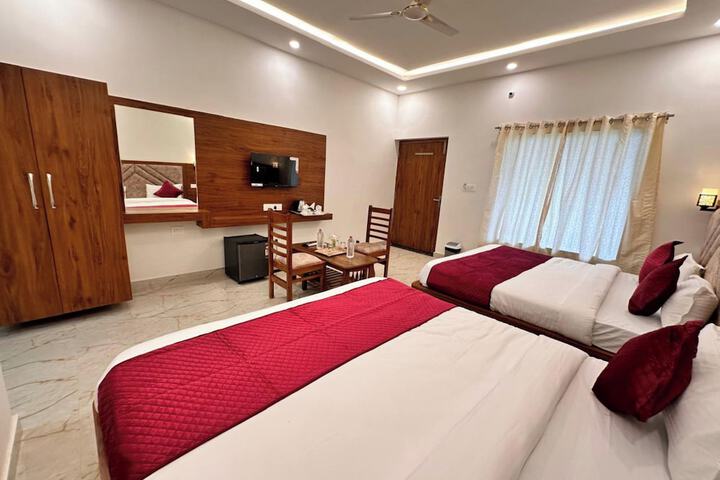 Room 35 of 79