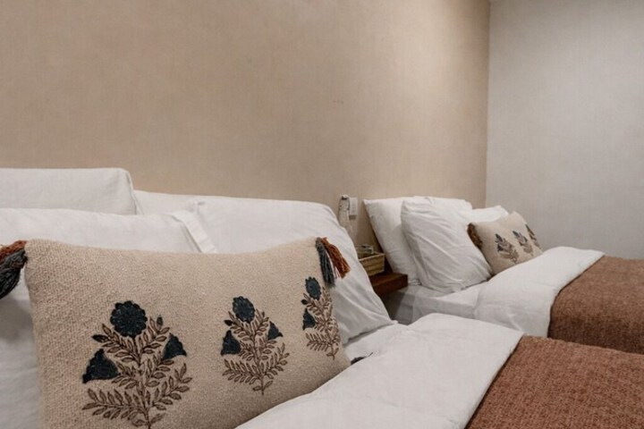 Room 6 of 24