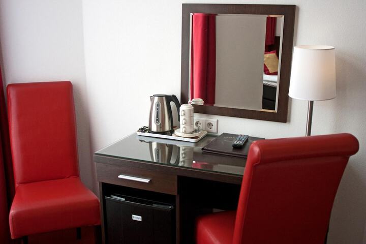 Room 27 of 60