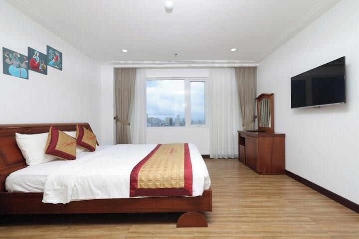 Room 21 of 77