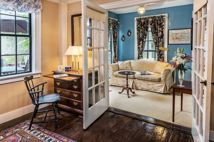 Room 9 of 27