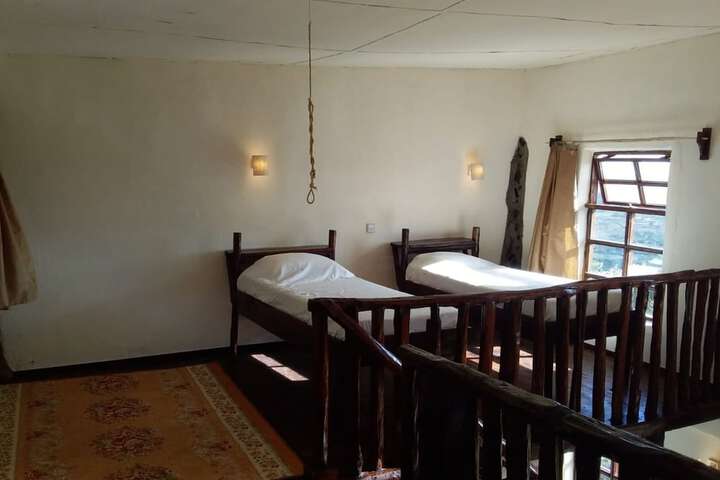 Room 10 of 17