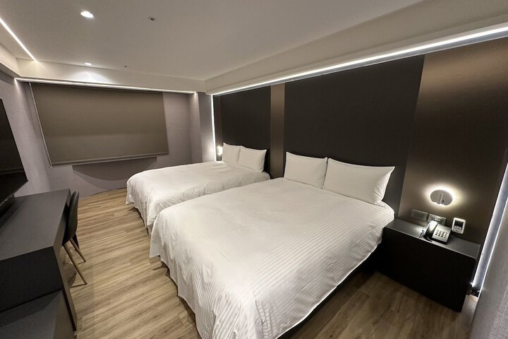 Room 10 of 44