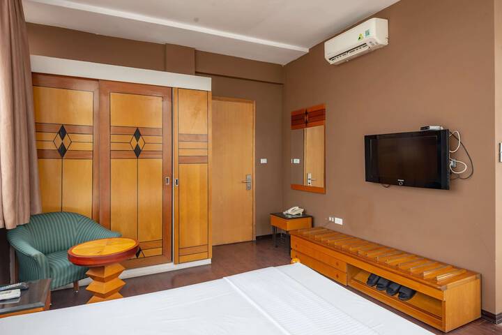 Room 9 of 86