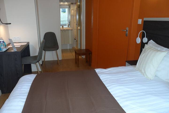 Room 8 of 30