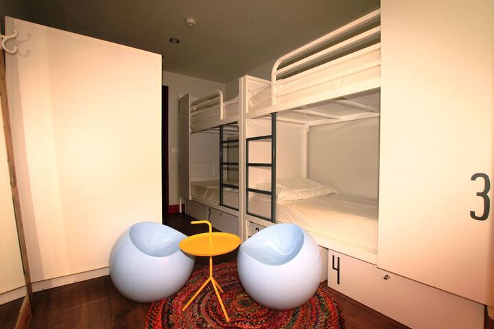 Room 5 of 65