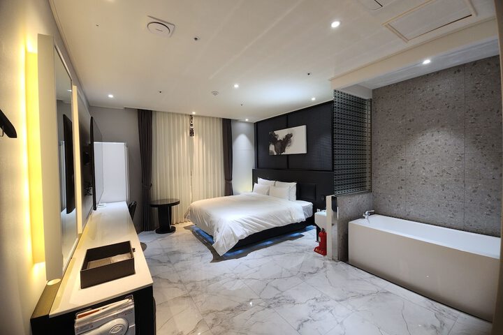 Room 2 of 13