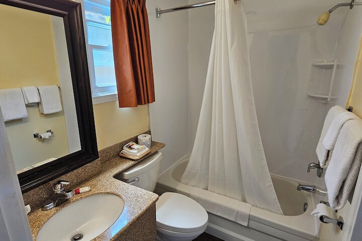Room 18 of 38