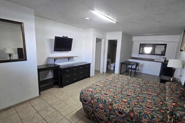 Room 3 of 12