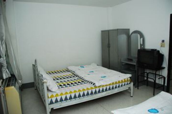 Room 14 of 28