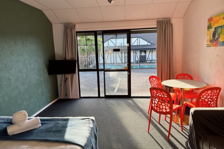 Room 3 of 48