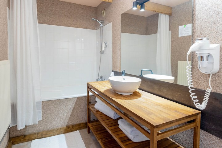 Room 34 of 54