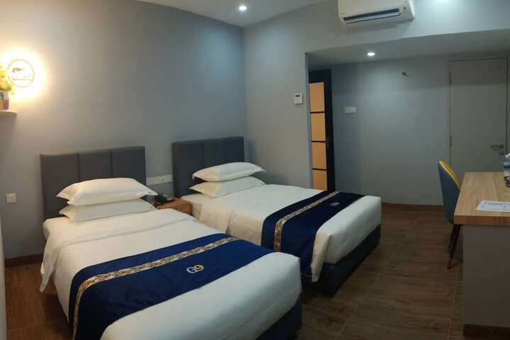 Room 14 of 36