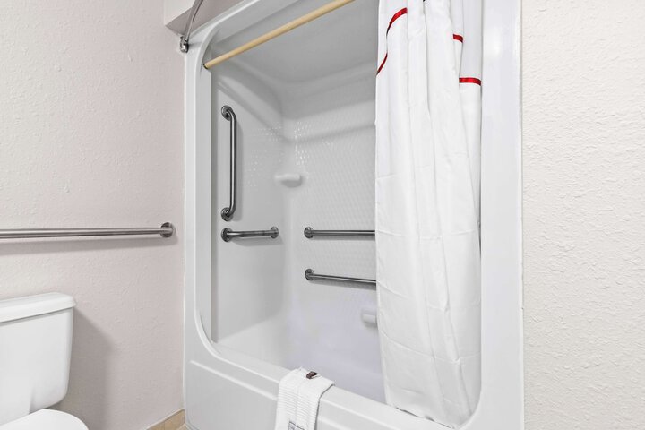 Queen Bed Accessible (11 of 13)