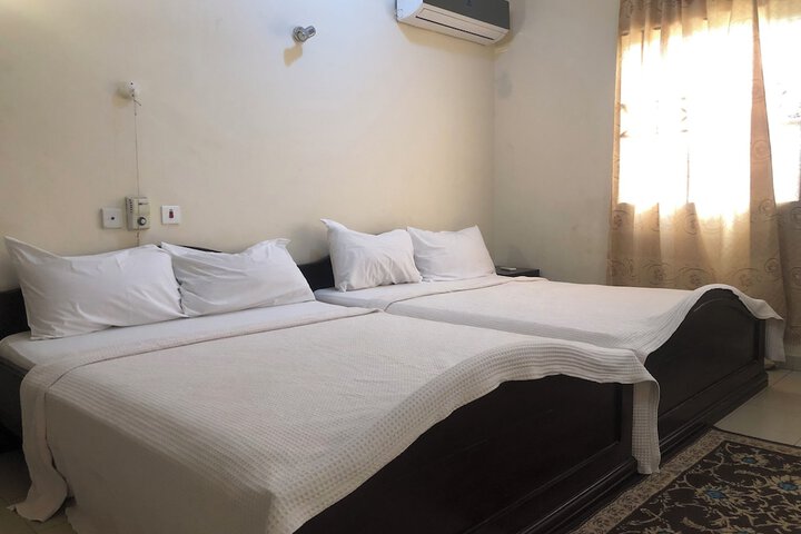 Room 12 of 22