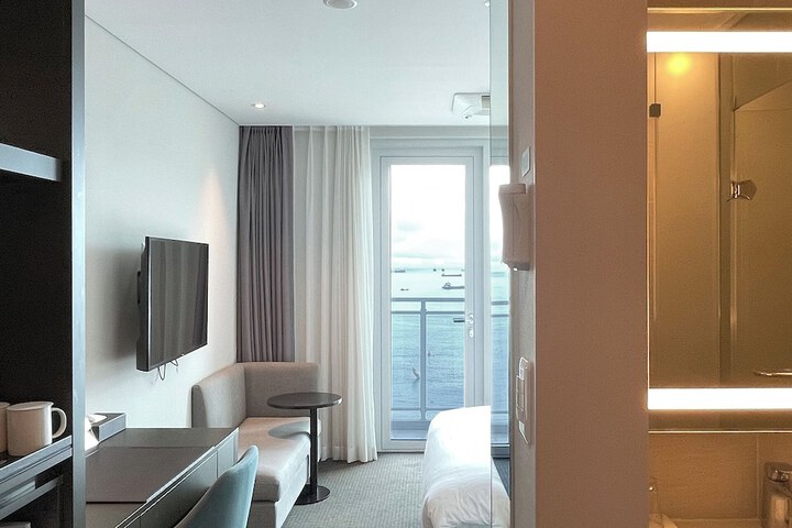 Room 20 of 60