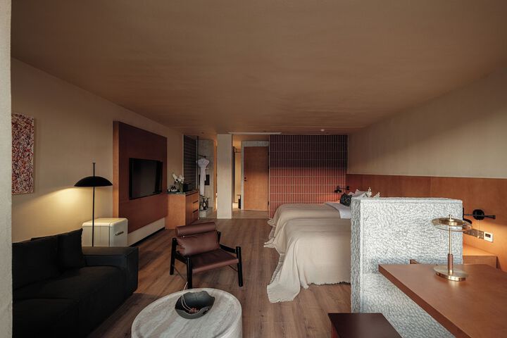 Room 11 of 169
