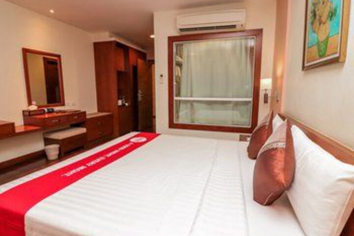 Room 36 of 76