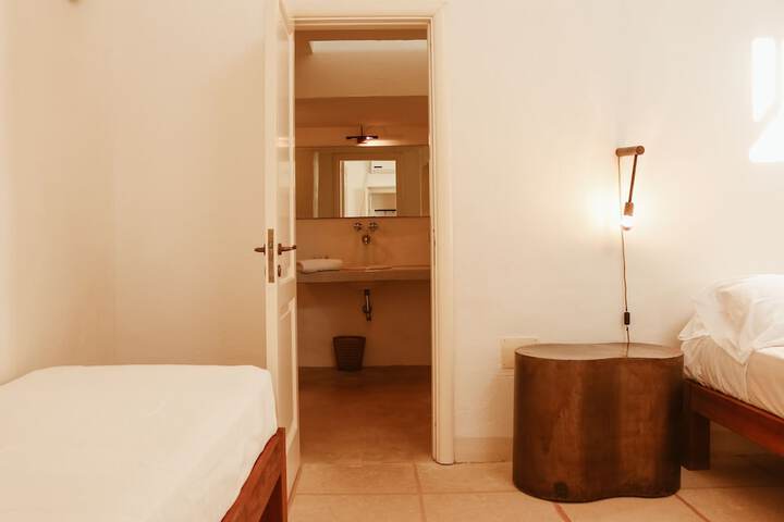 Room 49 of 82