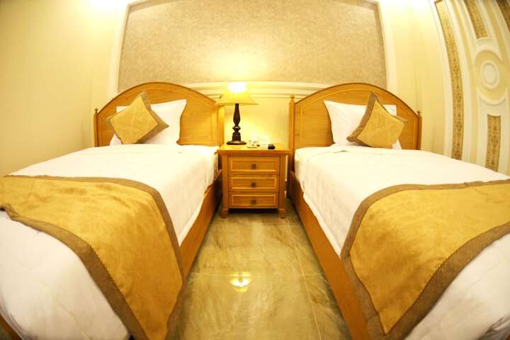 Room 21 of 40