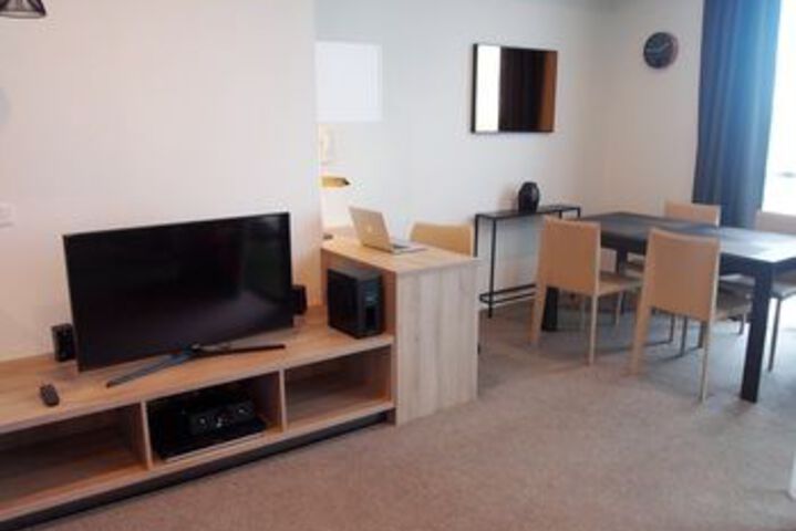 Room 14 of 37
