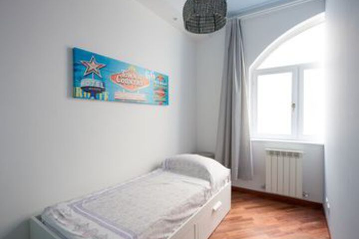 Room 10 of 22