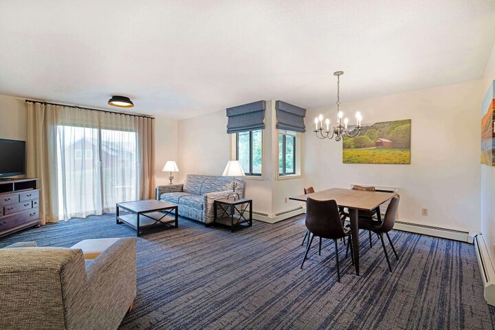 Suite 1 King Bed Second Floor Sofa Bed Kitchen Separate Living Area WiFi Full Breakfast (19 of 34)