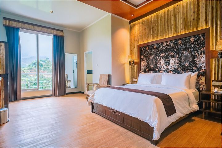 Room 4 of 10