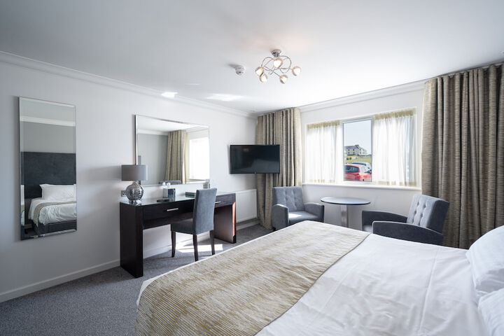 Room 3 of 84