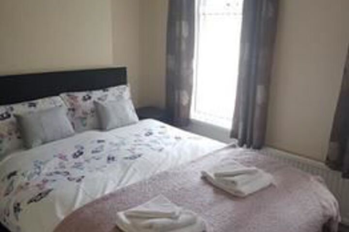 Room 3 of 10