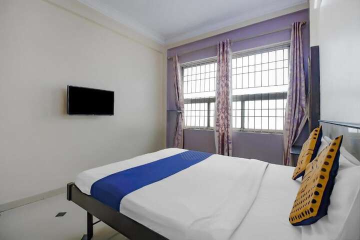 Room 27 of 51