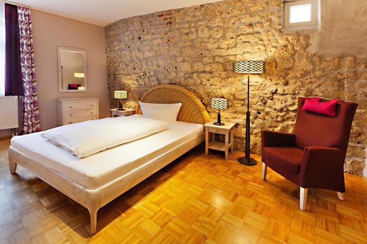 Room 12 of 36