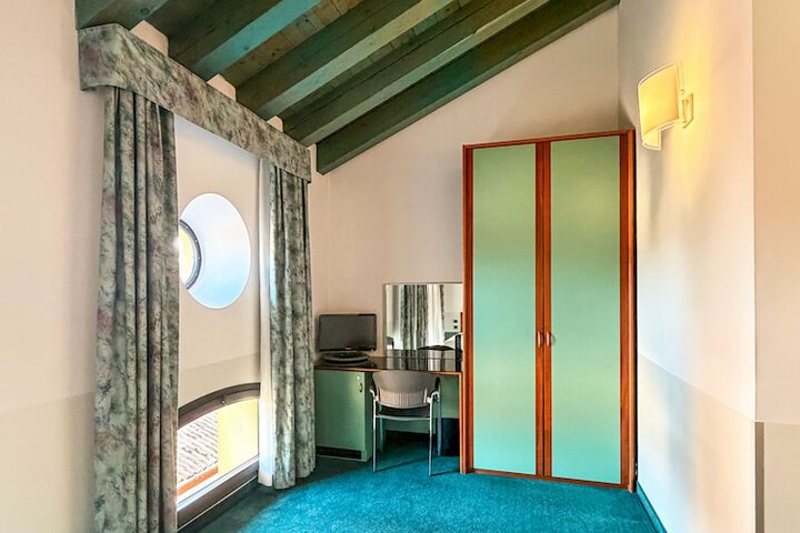 Room 30 of 55