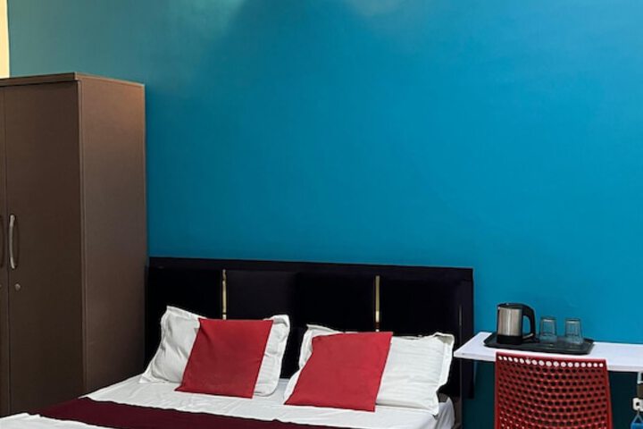 Room 5 of 11