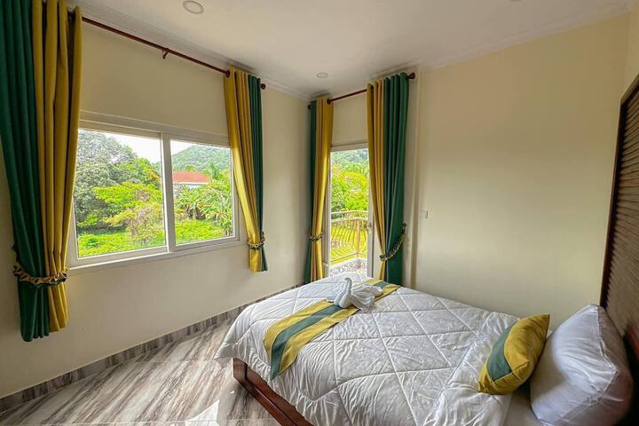 Room 4 of 60
