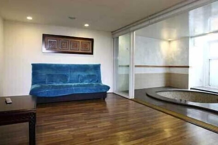 Room 31 of 79