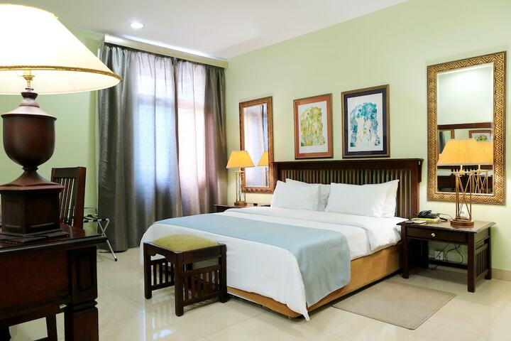Room 12 of 52