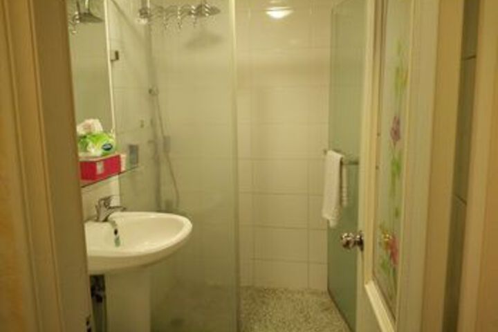 Room 3 of 11