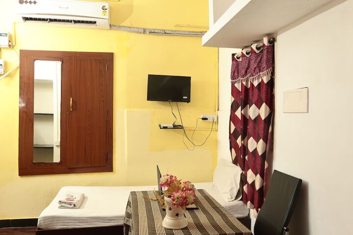 Room 20 of 33