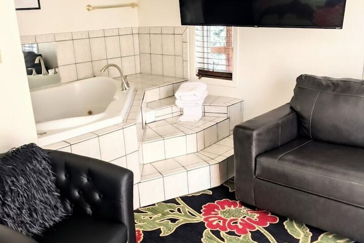 Private spa tub