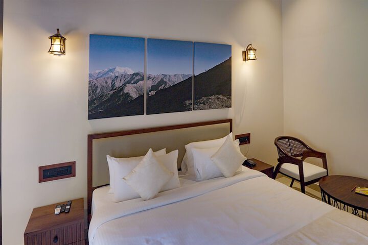 Room 12 of 28