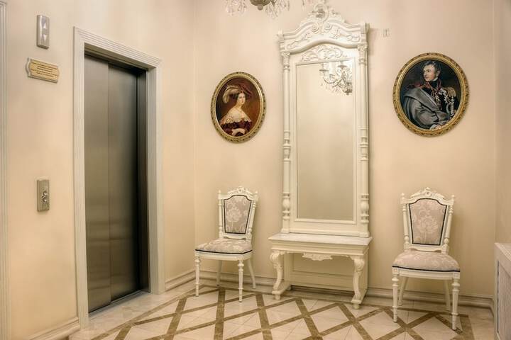 Entrance & Lobby