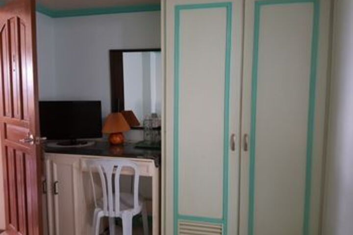 Room 33 of 44