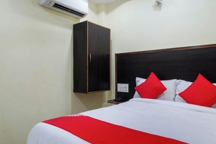 Room 7 of 19