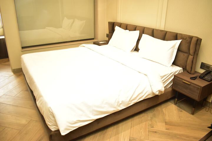 Room 5 of 22